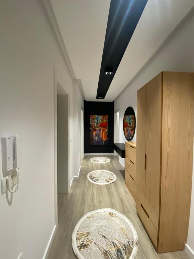 Riar Apartaments Корча Екстериор снимка
