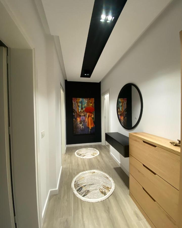 Riar Apartaments Корча Екстериор снимка