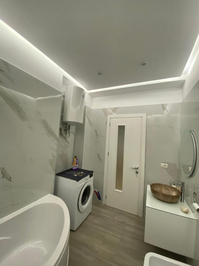 Riar Apartaments Корча Екстериор снимка