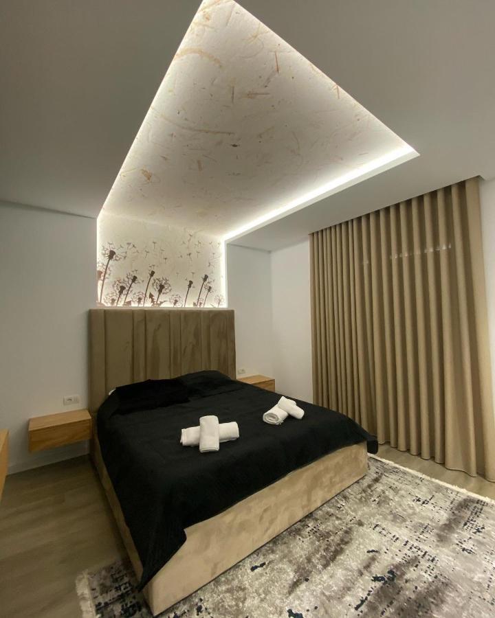 Riar Apartaments Корча Екстериор снимка